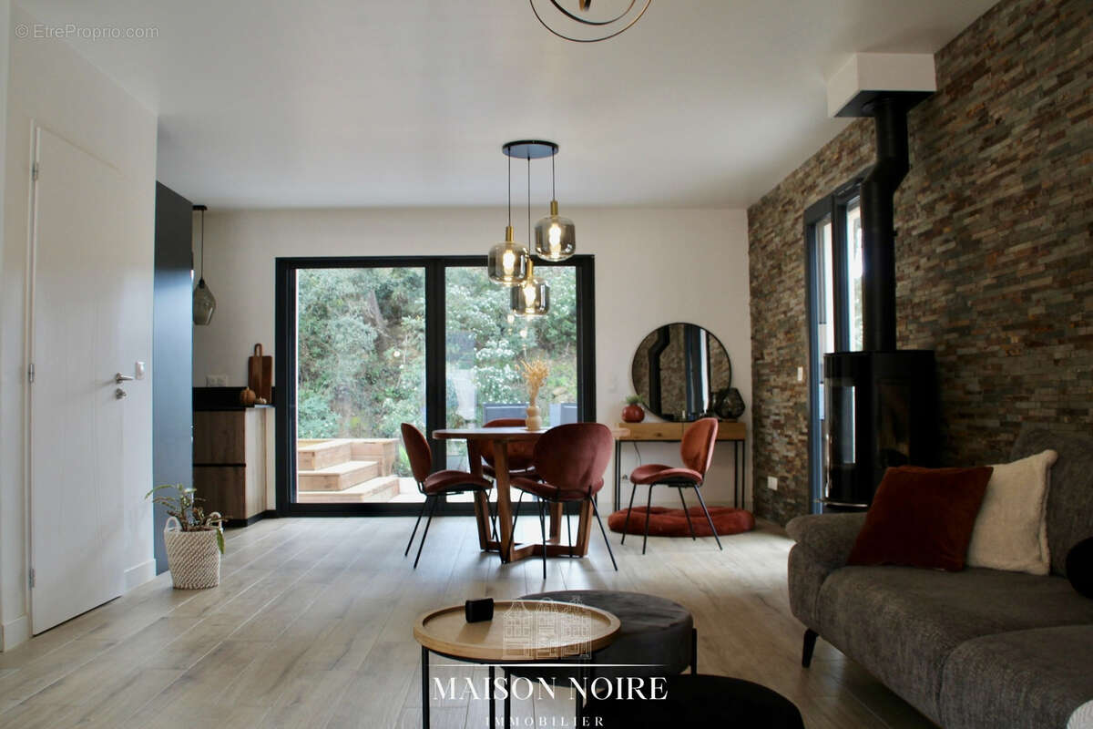 Maison à LE CASTELLET