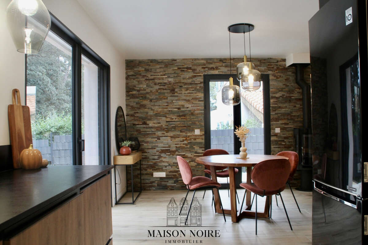 Maison à LE CASTELLET