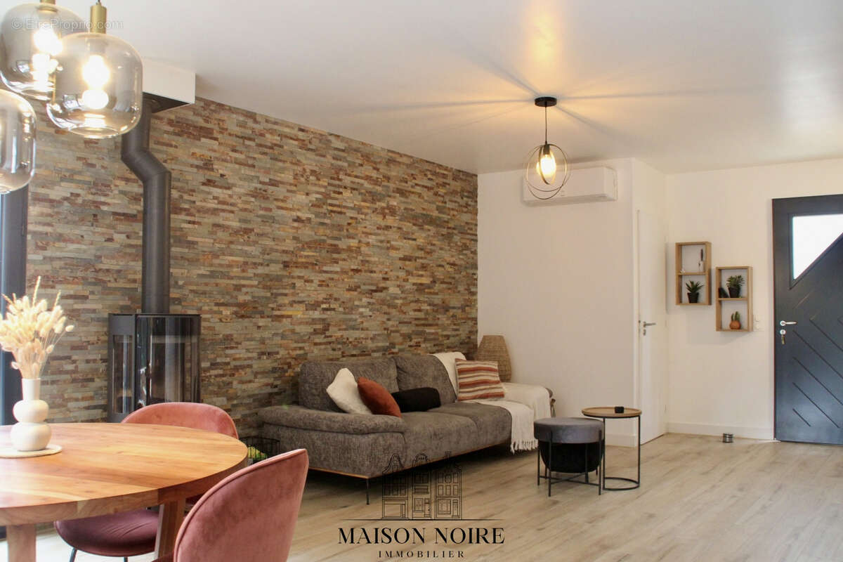 Maison à LE CASTELLET