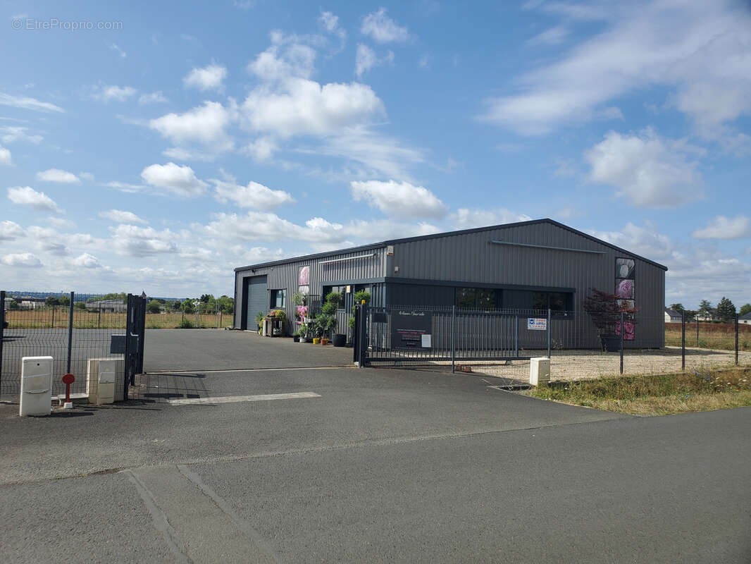 Commerce à LE FRESNE-SUR-LOIRE