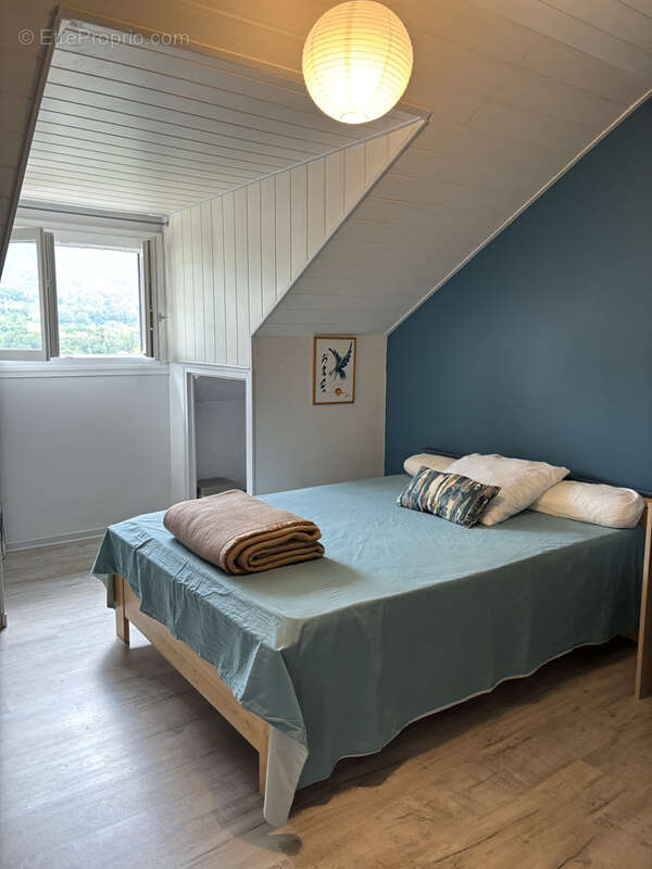 Maison à VIC-SUR-CERE