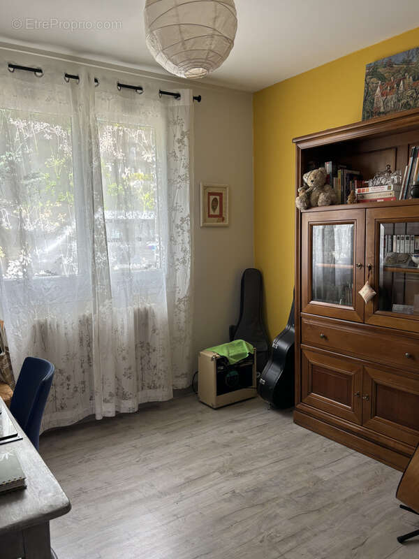 Maison à VIC-SUR-CERE