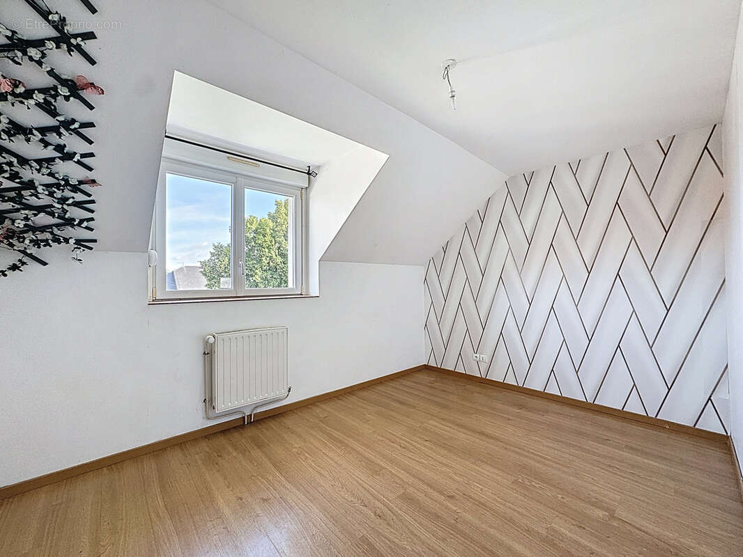 Maison à JUVINCOURT-ET-DAMARY