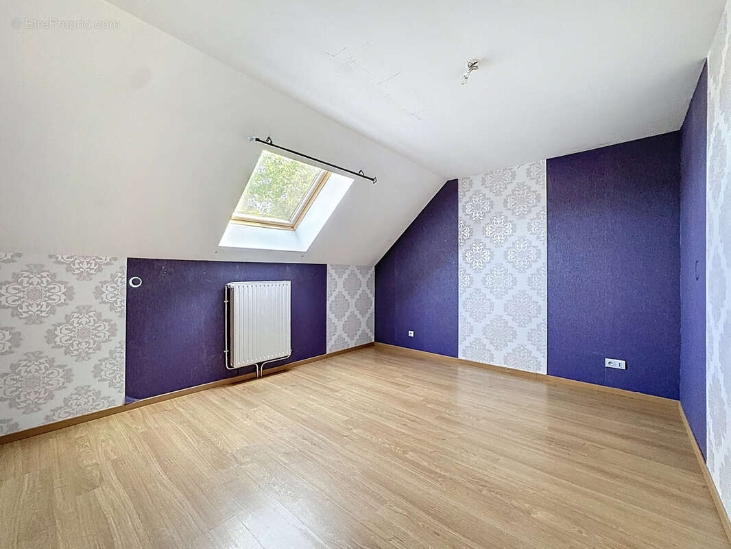 Maison à JUVINCOURT-ET-DAMARY