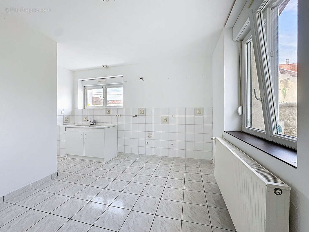 Maison à JUVINCOURT-ET-DAMARY