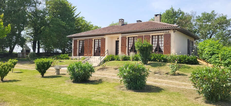 Maison à LAMOTHE-CASSEL
