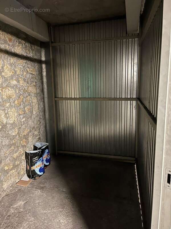 Parking à PARIS-14E