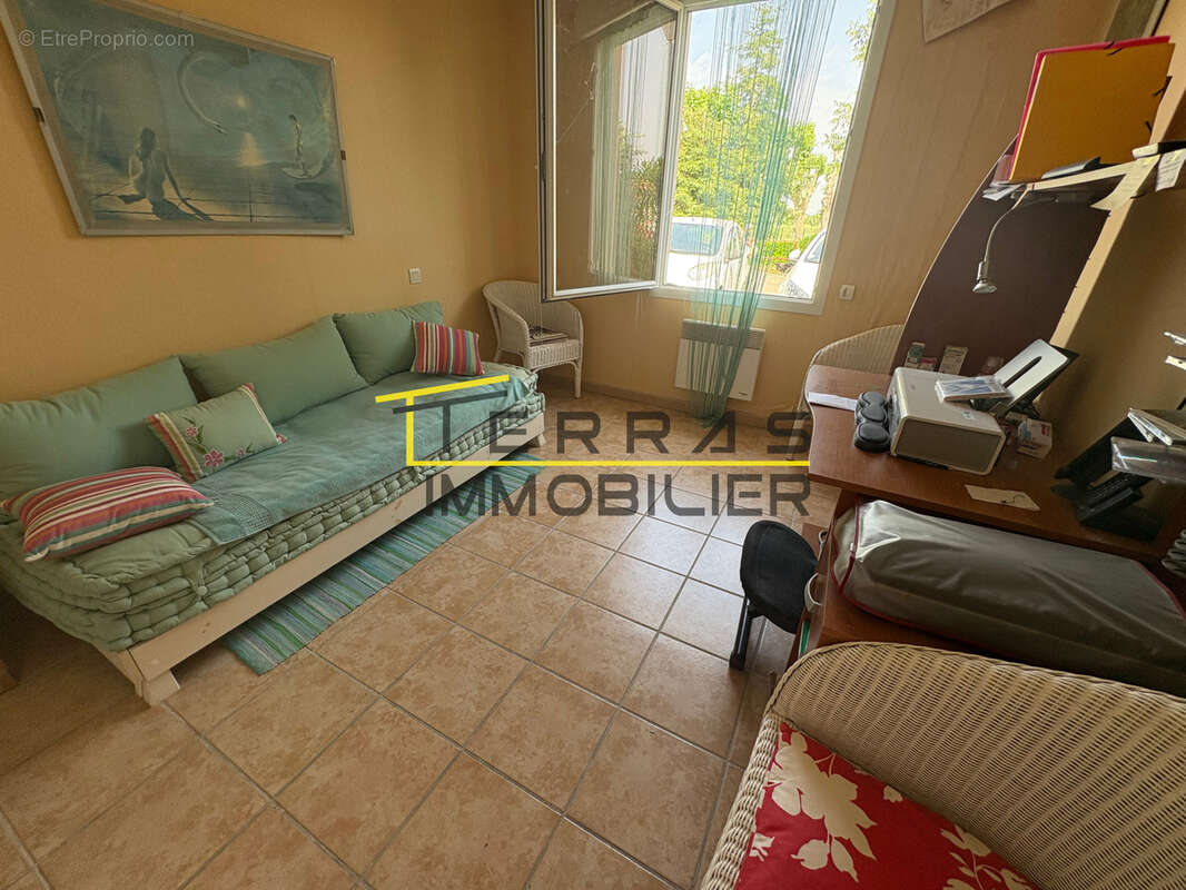 Maison à SAINT-PANTALEON-LES-VIGNES