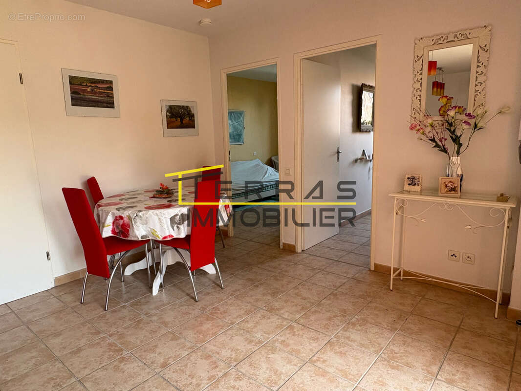 Maison à SAINT-PANTALEON-LES-VIGNES