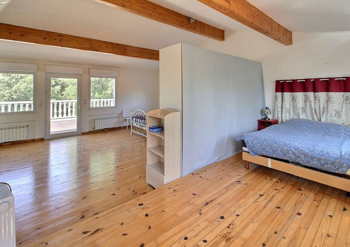 Maison à VIOLS-EN-LAVAL