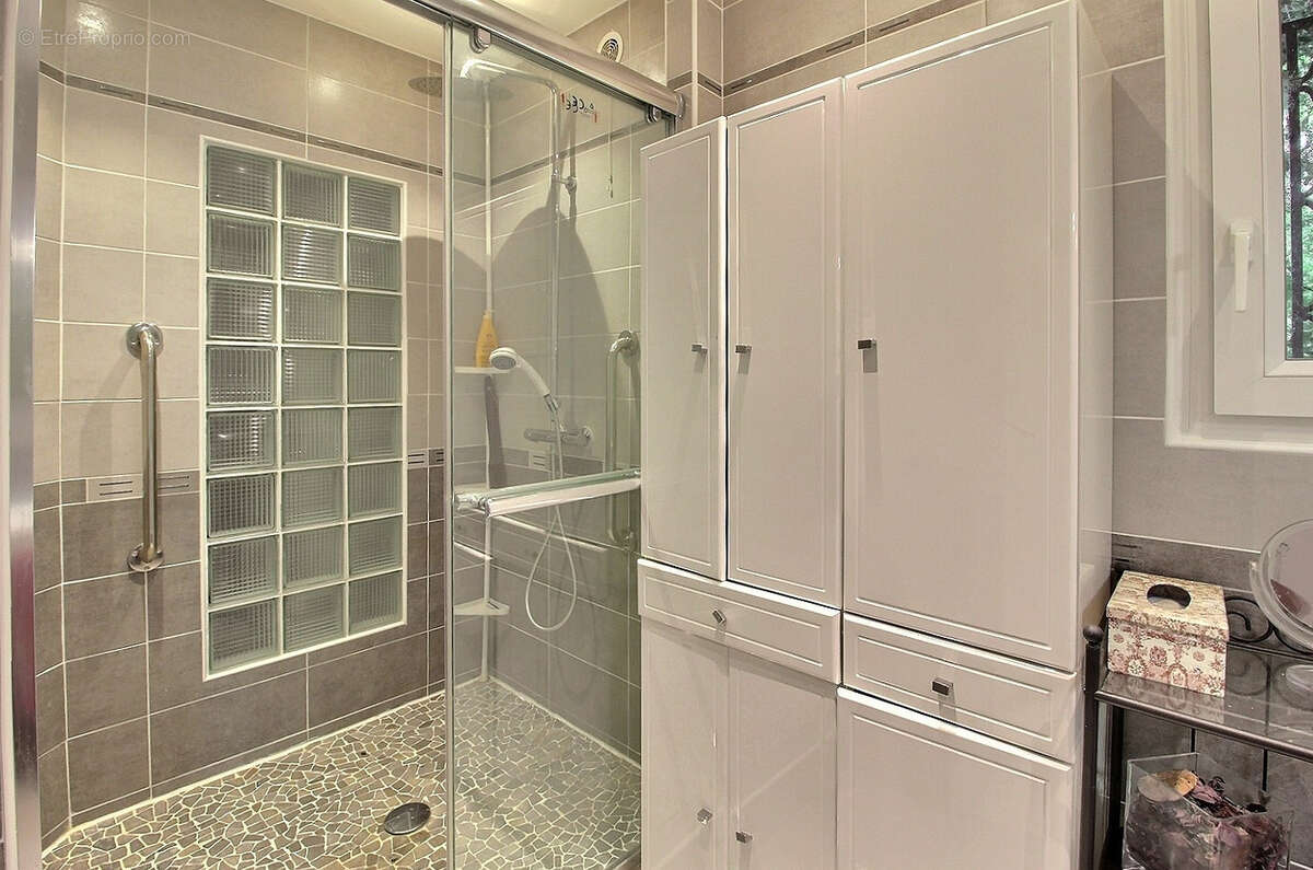 Maison à VIOLS-EN-LAVAL