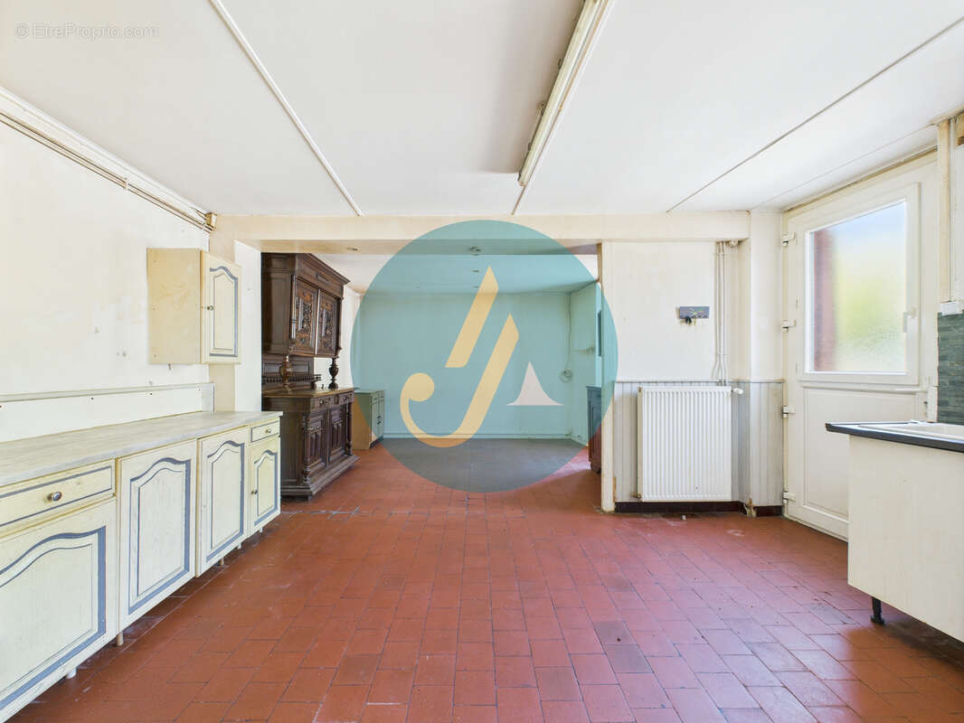 Maison à SAINT-AMAND-EN-PUISAYE