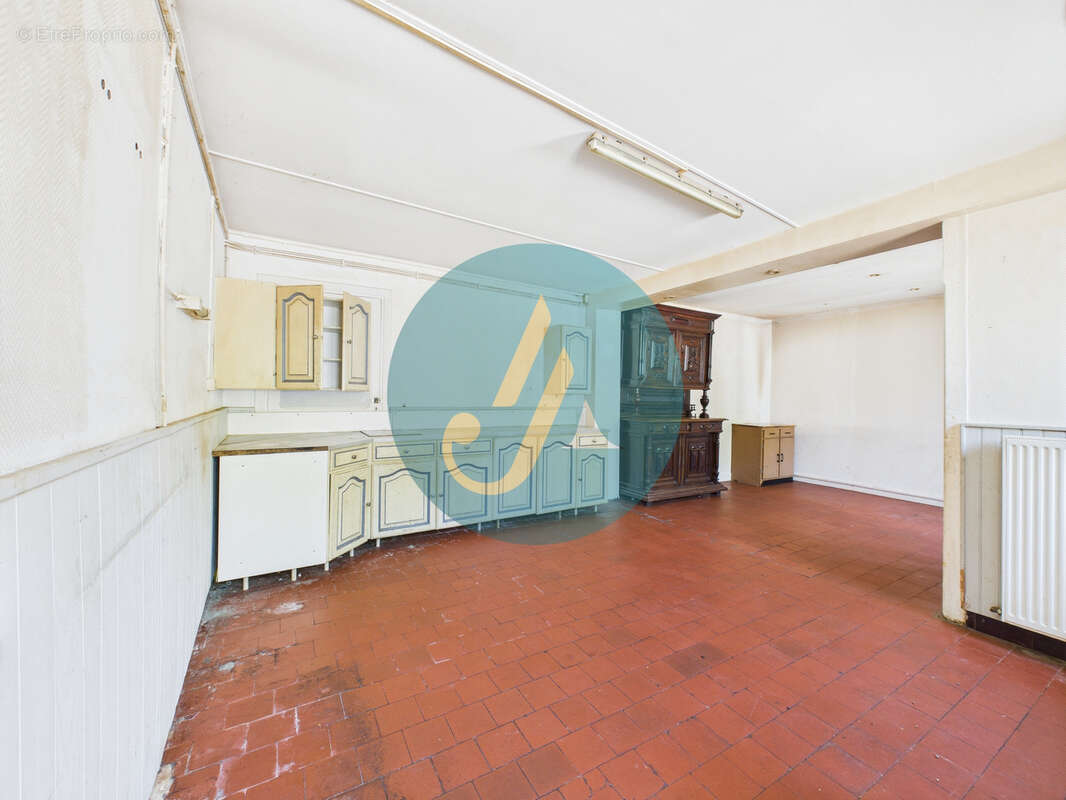 Maison à SAINT-AMAND-EN-PUISAYE