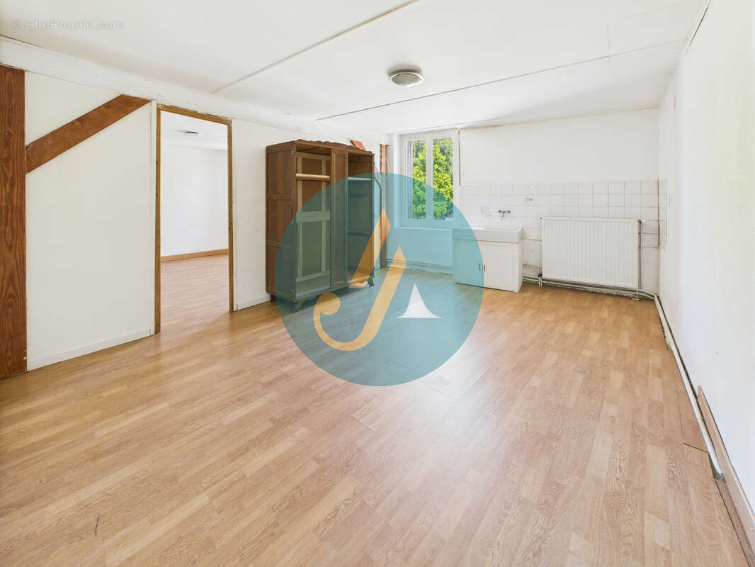 Maison à SAINT-AMAND-EN-PUISAYE