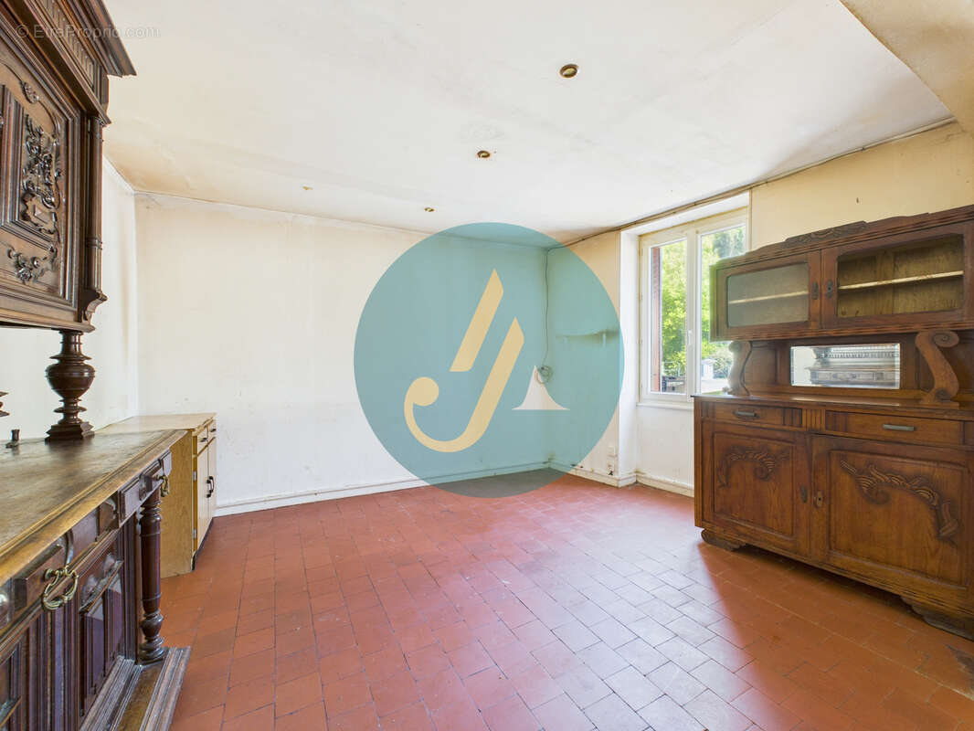 Maison à SAINT-AMAND-EN-PUISAYE