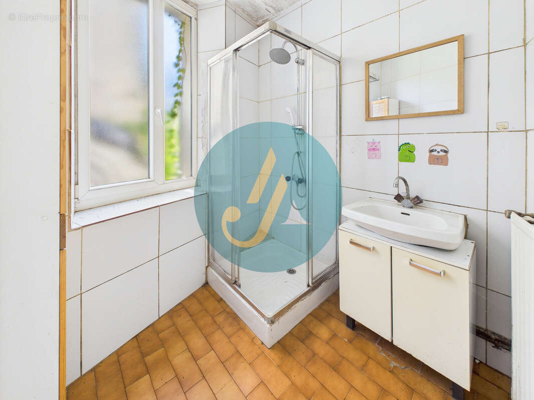 Maison à SAINT-AMAND-EN-PUISAYE