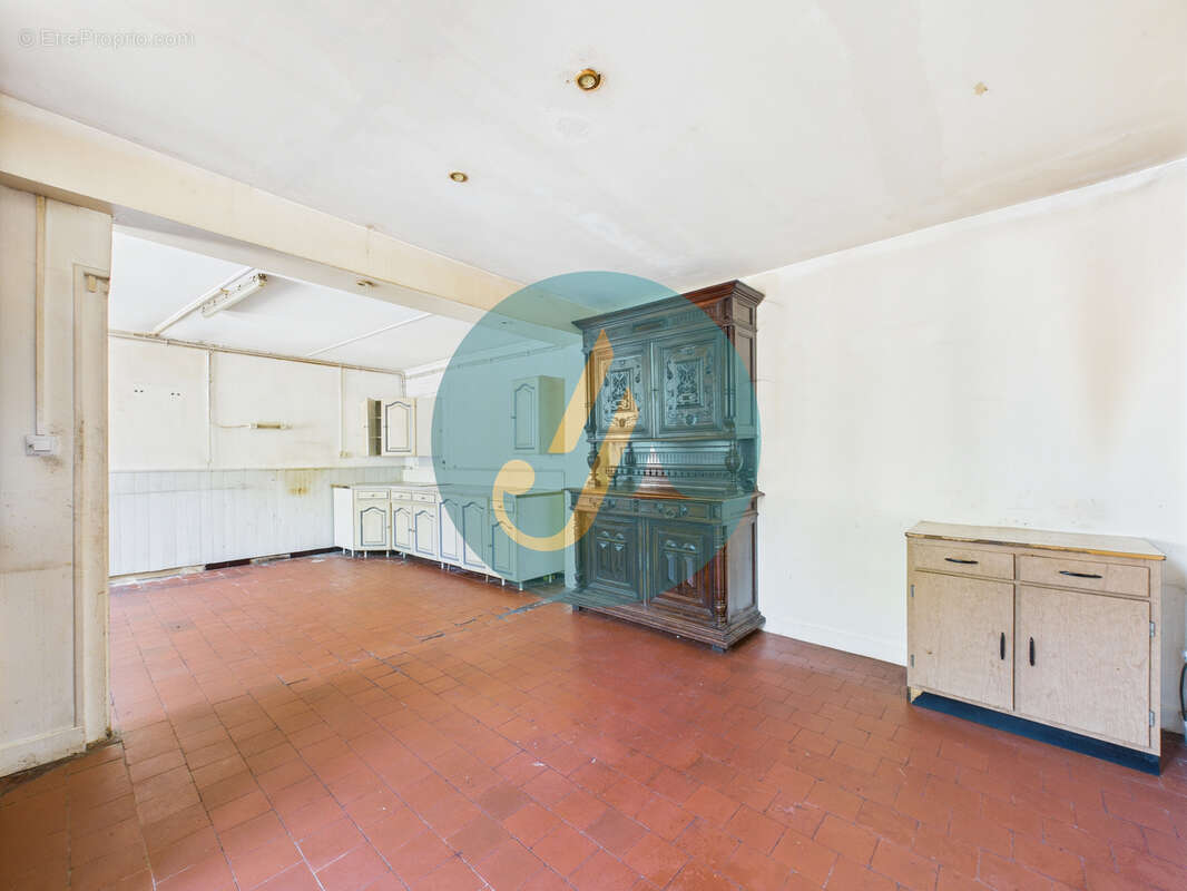 Maison à SAINT-AMAND-EN-PUISAYE