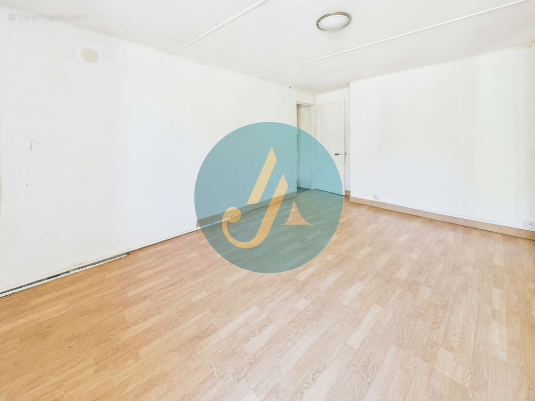 Maison à SAINT-AMAND-EN-PUISAYE