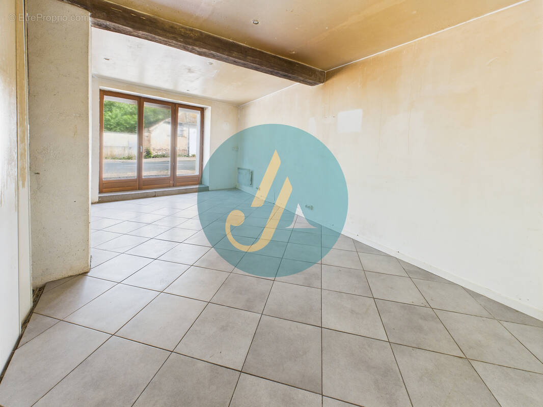 Maison à SAINT-AMAND-EN-PUISAYE