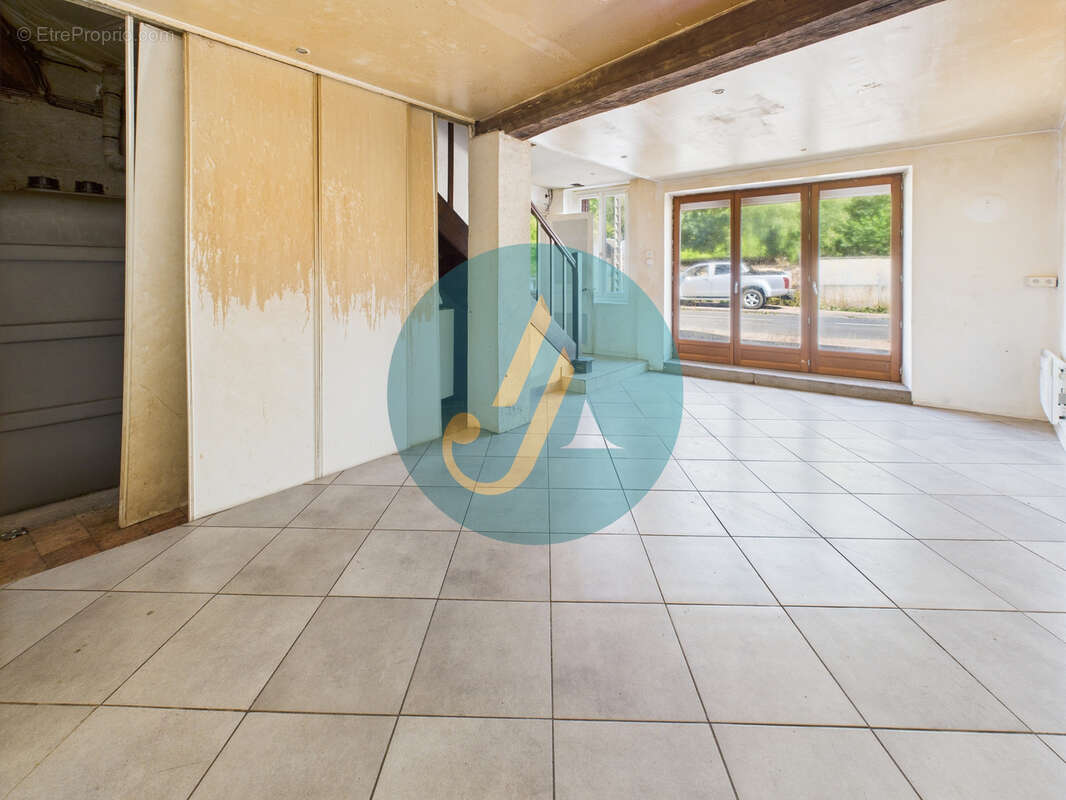 Maison à SAINT-AMAND-EN-PUISAYE