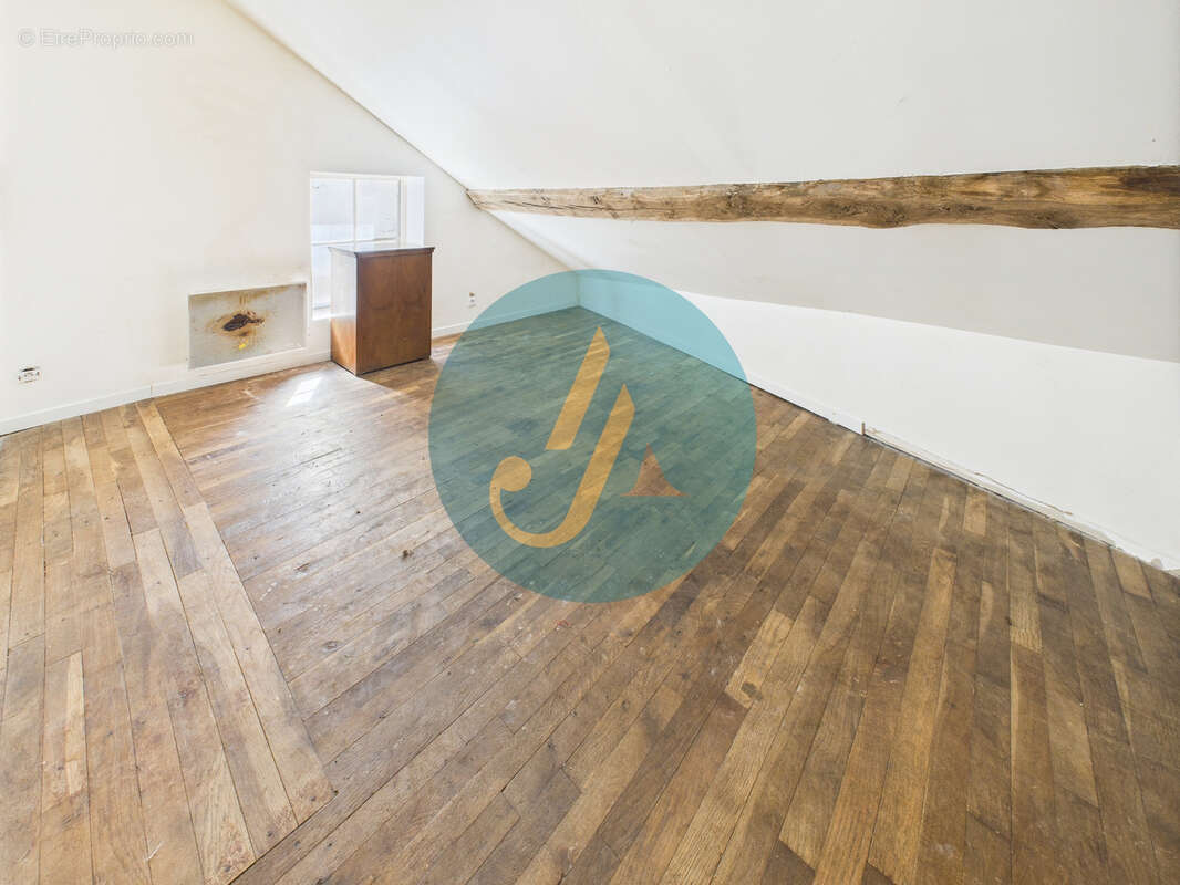 Maison à SAINT-AMAND-EN-PUISAYE