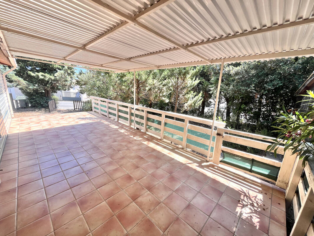 Maison à ROQUEBRUNE-SUR-ARGENS