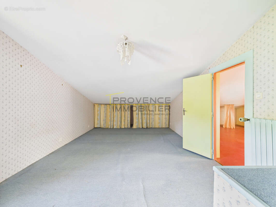 Maison à LA COUCOURDE