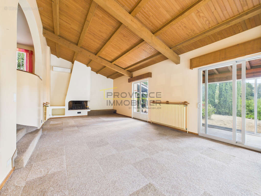 Maison à LA COUCOURDE