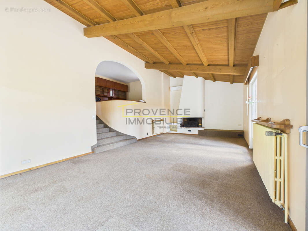 Maison à LA COUCOURDE