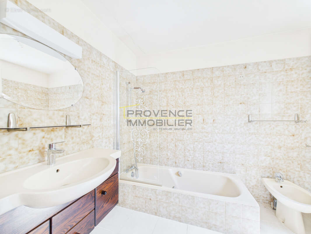 Maison à LA COUCOURDE