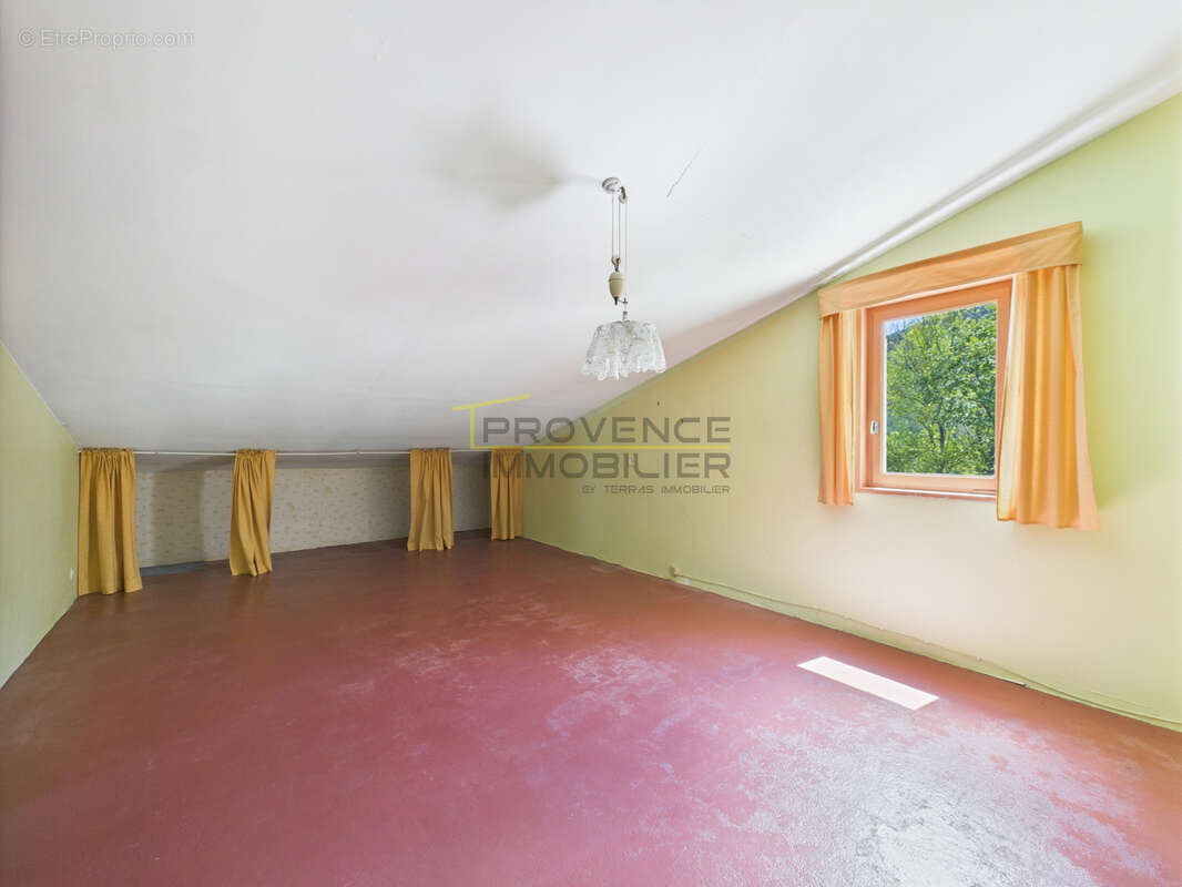 Maison à LA COUCOURDE