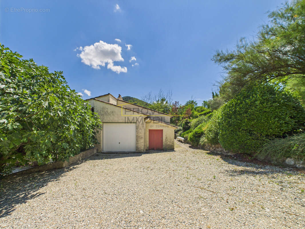 Maison à LA COUCOURDE