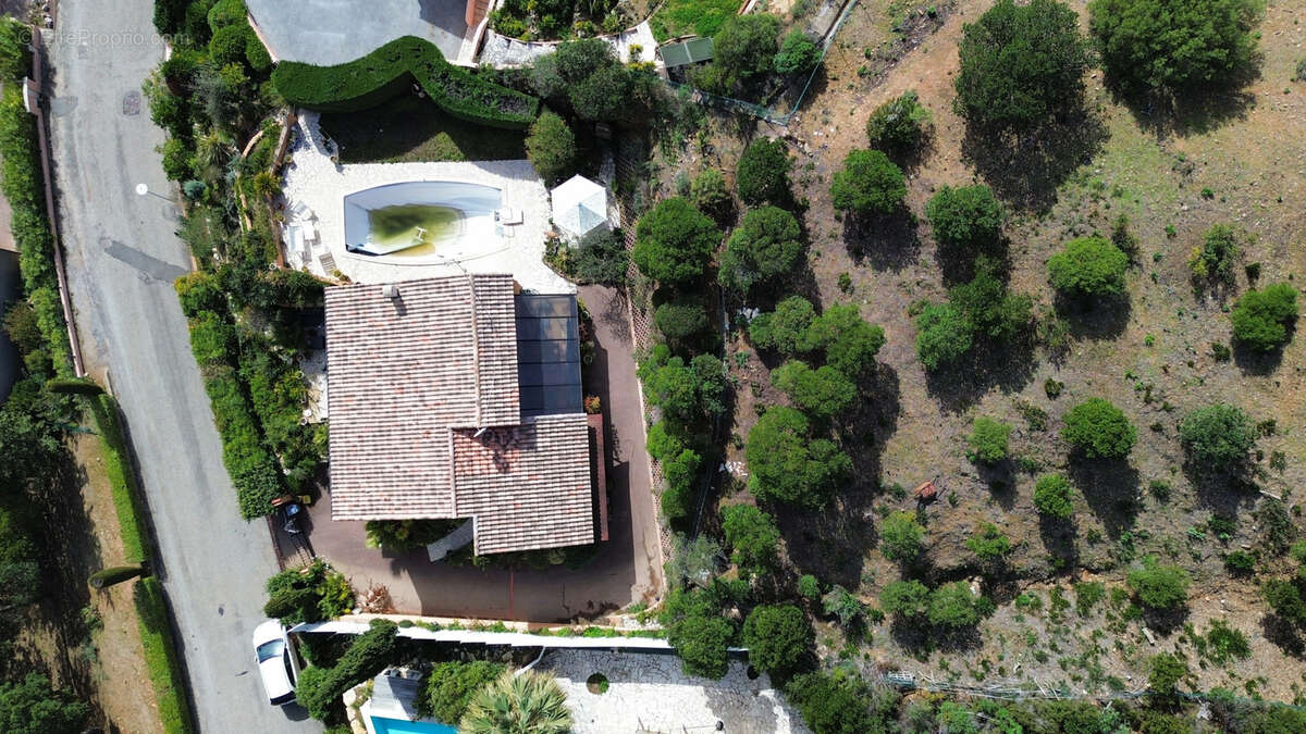 Maison à LES ISSAMBRES