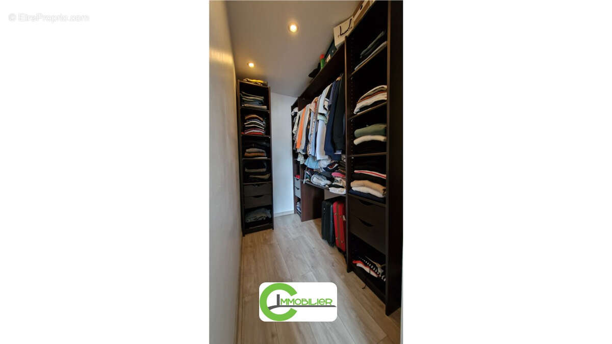 Maison à COURGENARD