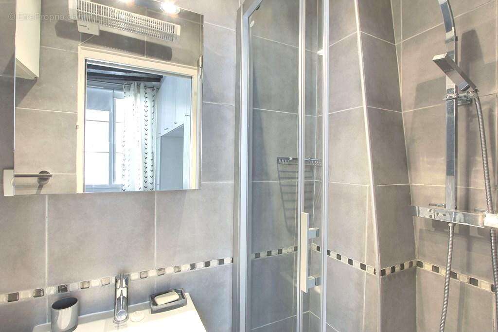 Appartement à PARIS-3E