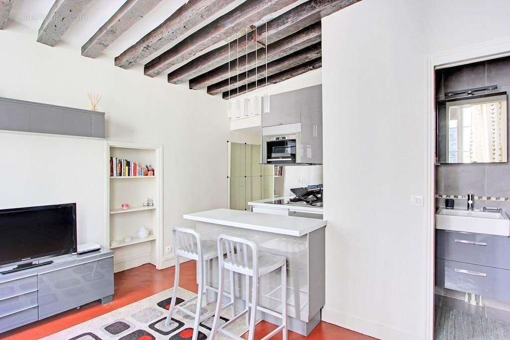 Appartement à PARIS-3E