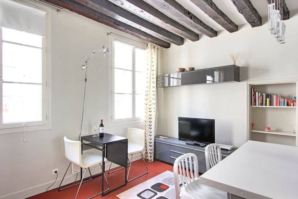 Appartement à PARIS-3E