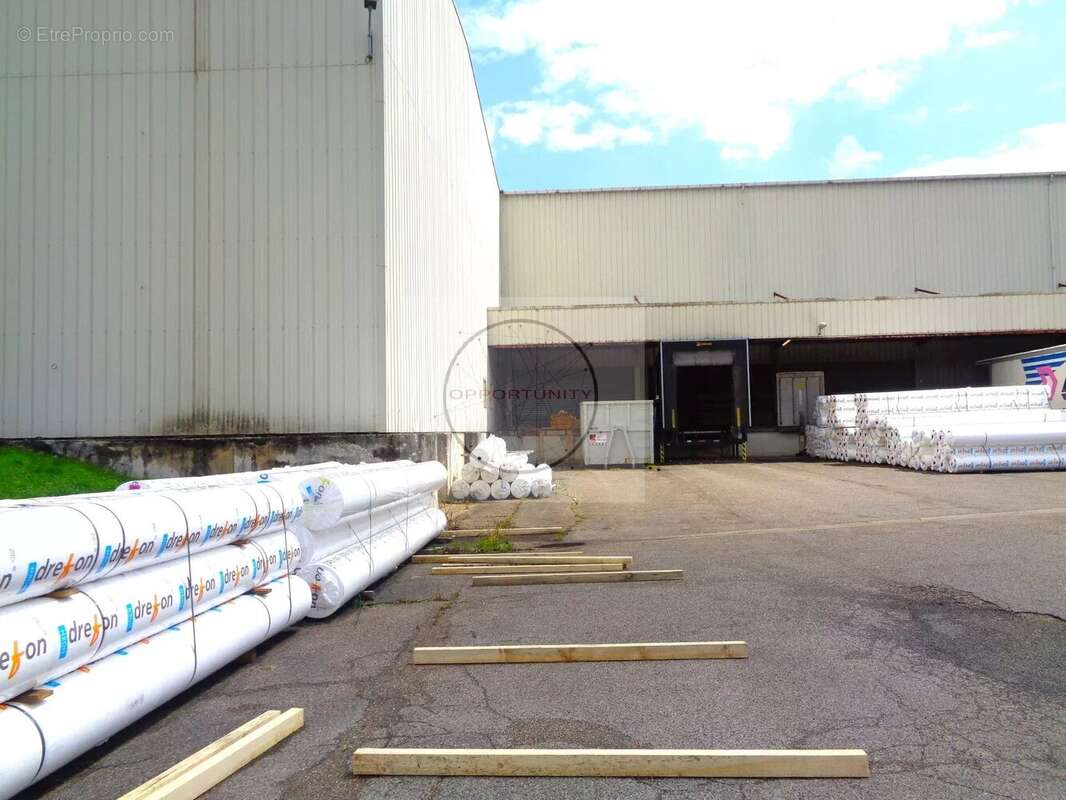 Commerce à LA FERTE-GAUCHER