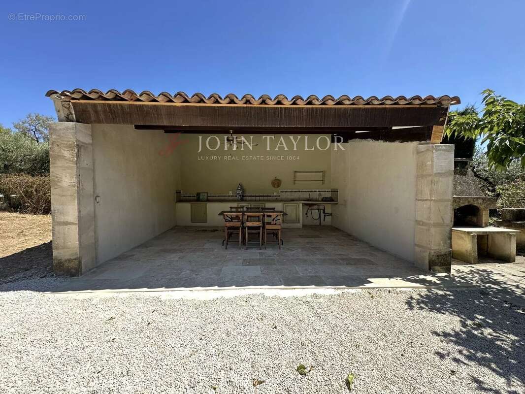 Maison à FONTVIEILLE