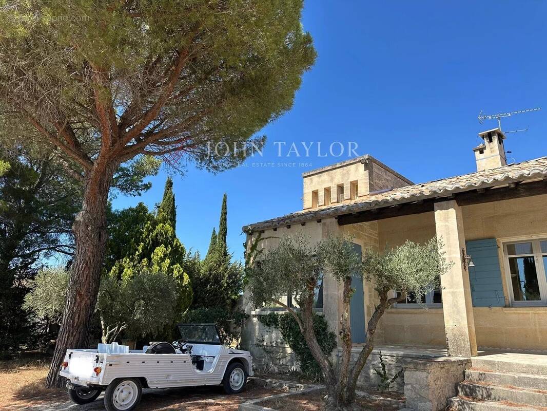 Maison à FONTVIEILLE