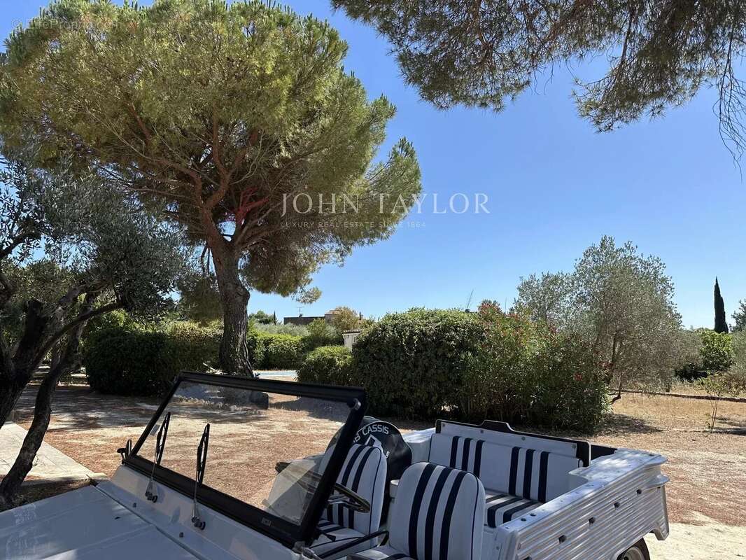 Maison à FONTVIEILLE