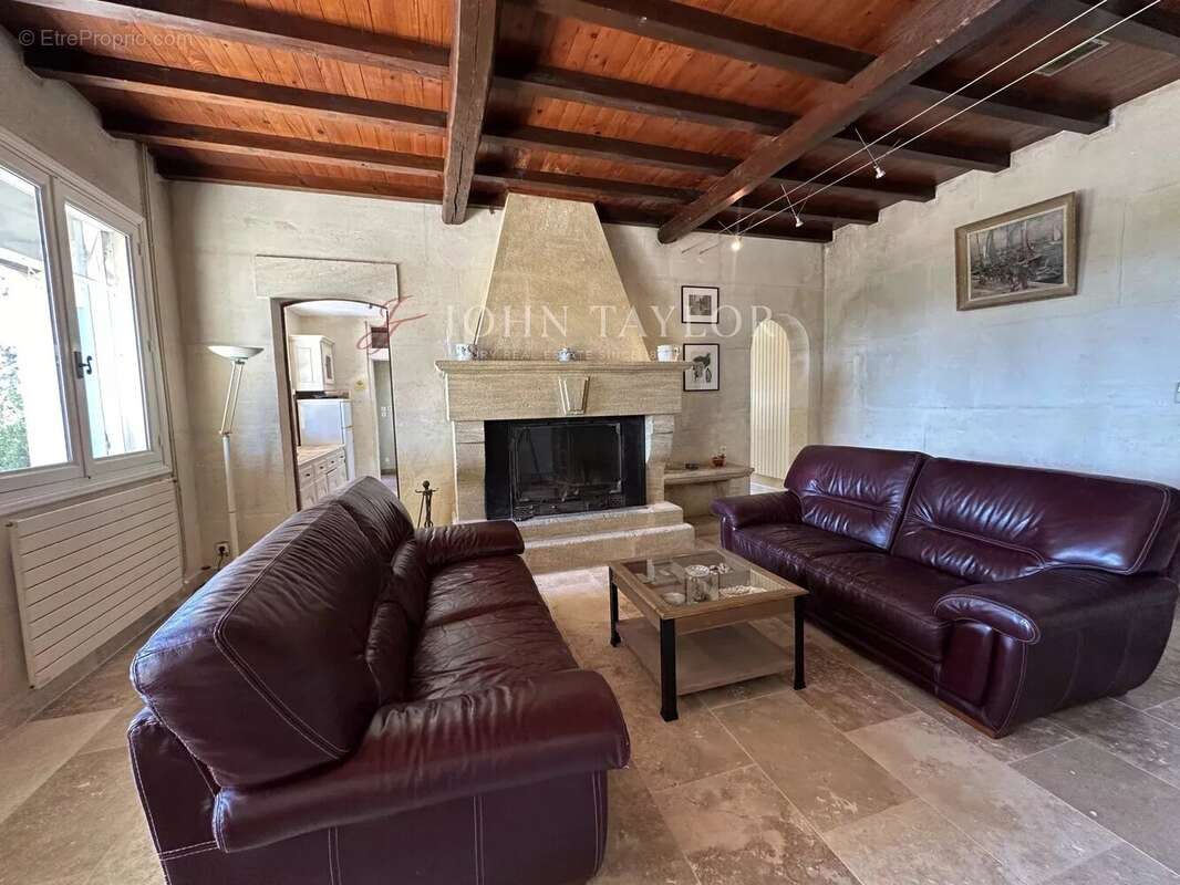 Maison à FONTVIEILLE