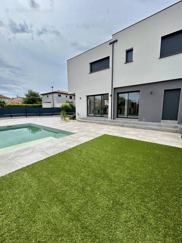 Maison à SAINT-CYPRIEN