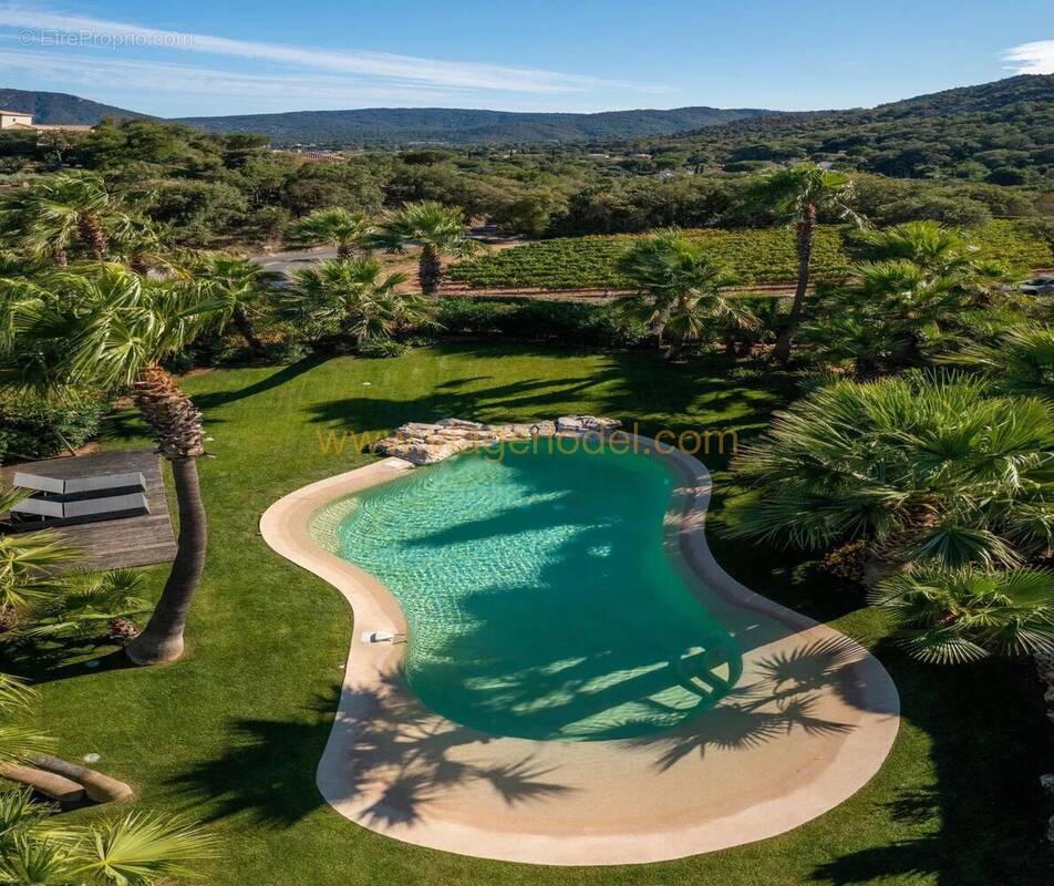 Maison à PLAN-DE-LA-TOUR