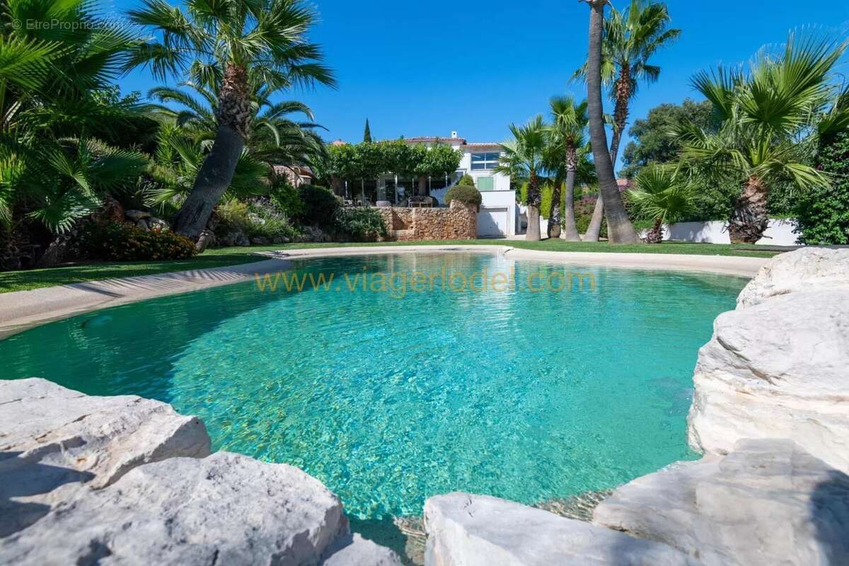 Maison à PLAN-DE-LA-TOUR