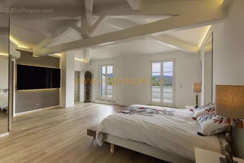 Maison à PLAN-DE-LA-TOUR