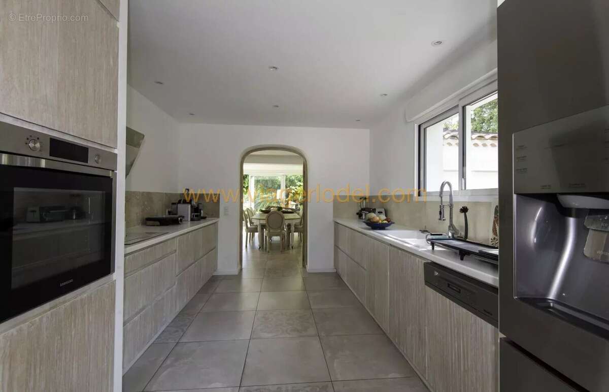 Maison à PLAN-DE-LA-TOUR