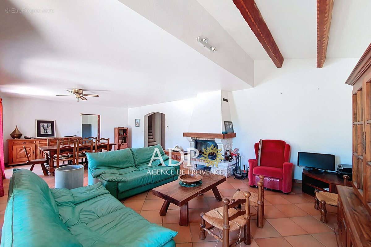 Maison à MONTAUROUX