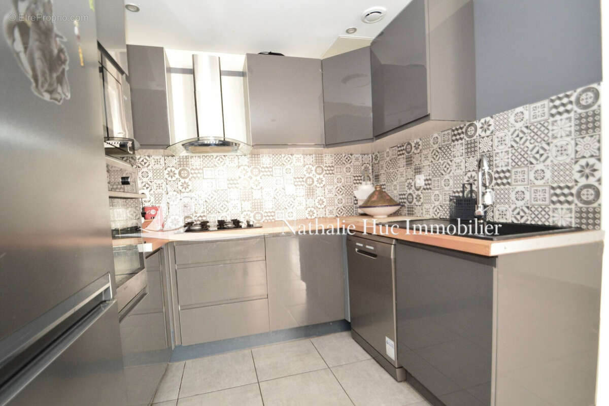 Maison à SAINT-LAURENT-DE-LA-SALANQUE