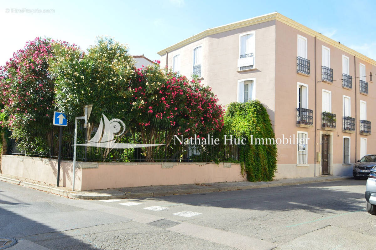 Maison à SAINT-LAURENT-DE-LA-SALANQUE